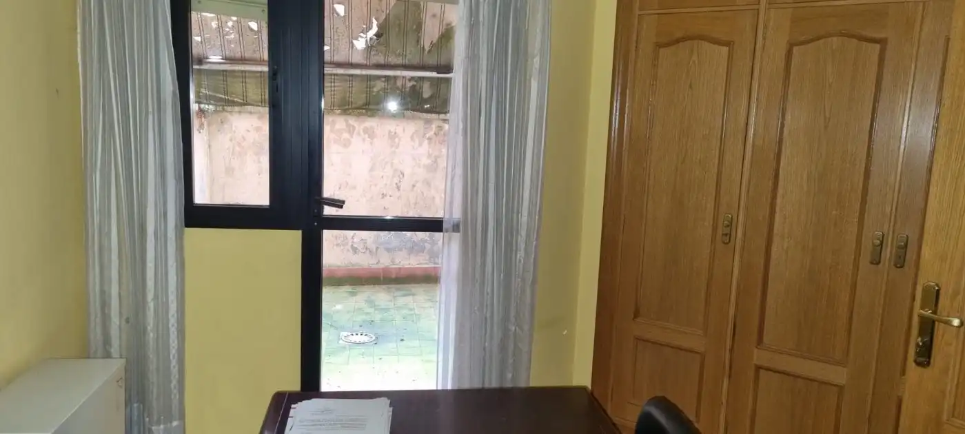 Dormitori de Oficina en venda en Bembibre amb Terrassa i Moblat