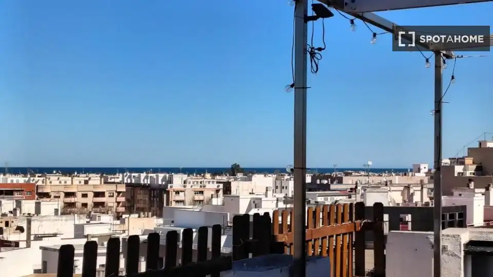 Terrassa de Pis de lloguer en Oliva amb Aire condicionat, Calefacció i Moblat
