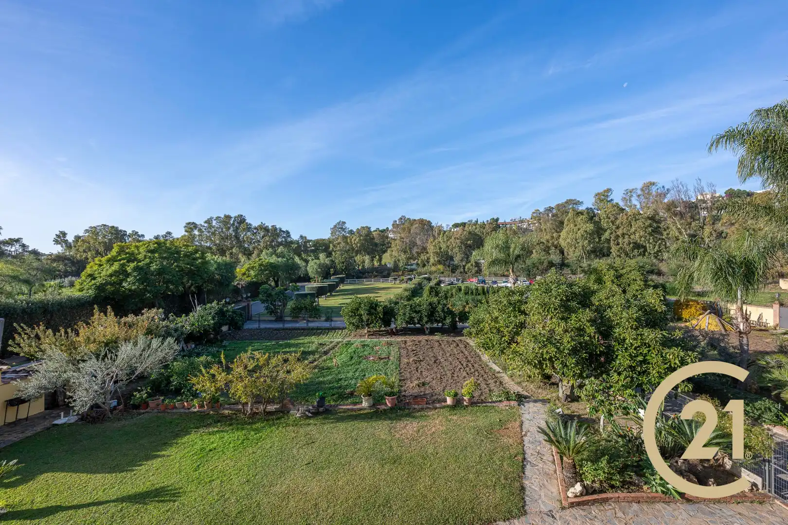 Jardín de Casa adosada en venta en Benahavís con Aire acondicionado, Jardín privado y Terraza