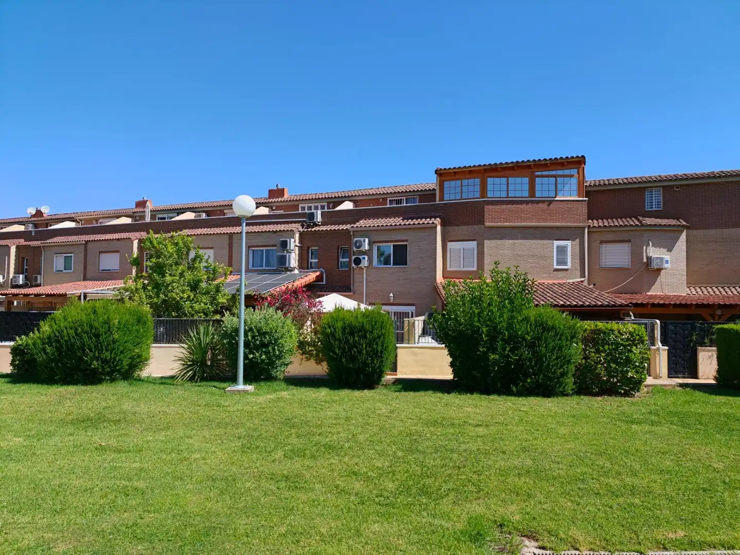 Reihenhaus mit Terrasse zum Verkauf in San Antonio de Benagéber, imagen 59