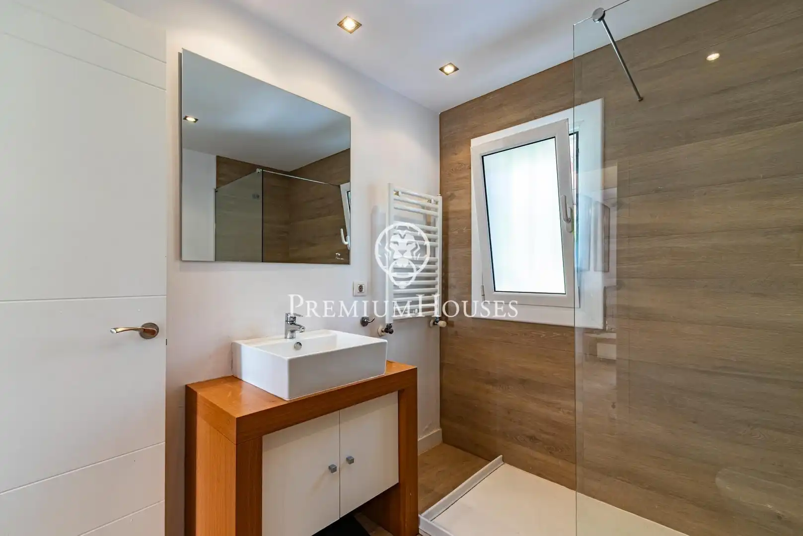 Bathroom of Houses for sale in Castelldefels  with Heating, Private garden and Terrace