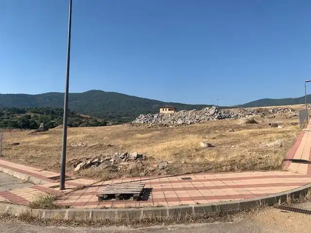 Residential zum Verkauf in PUENTE PASIL, El Tiemblo