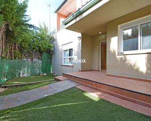 Jardí de Casa o xalet en venda en Cáceres Capital amb Aire condicionat i Terrassa