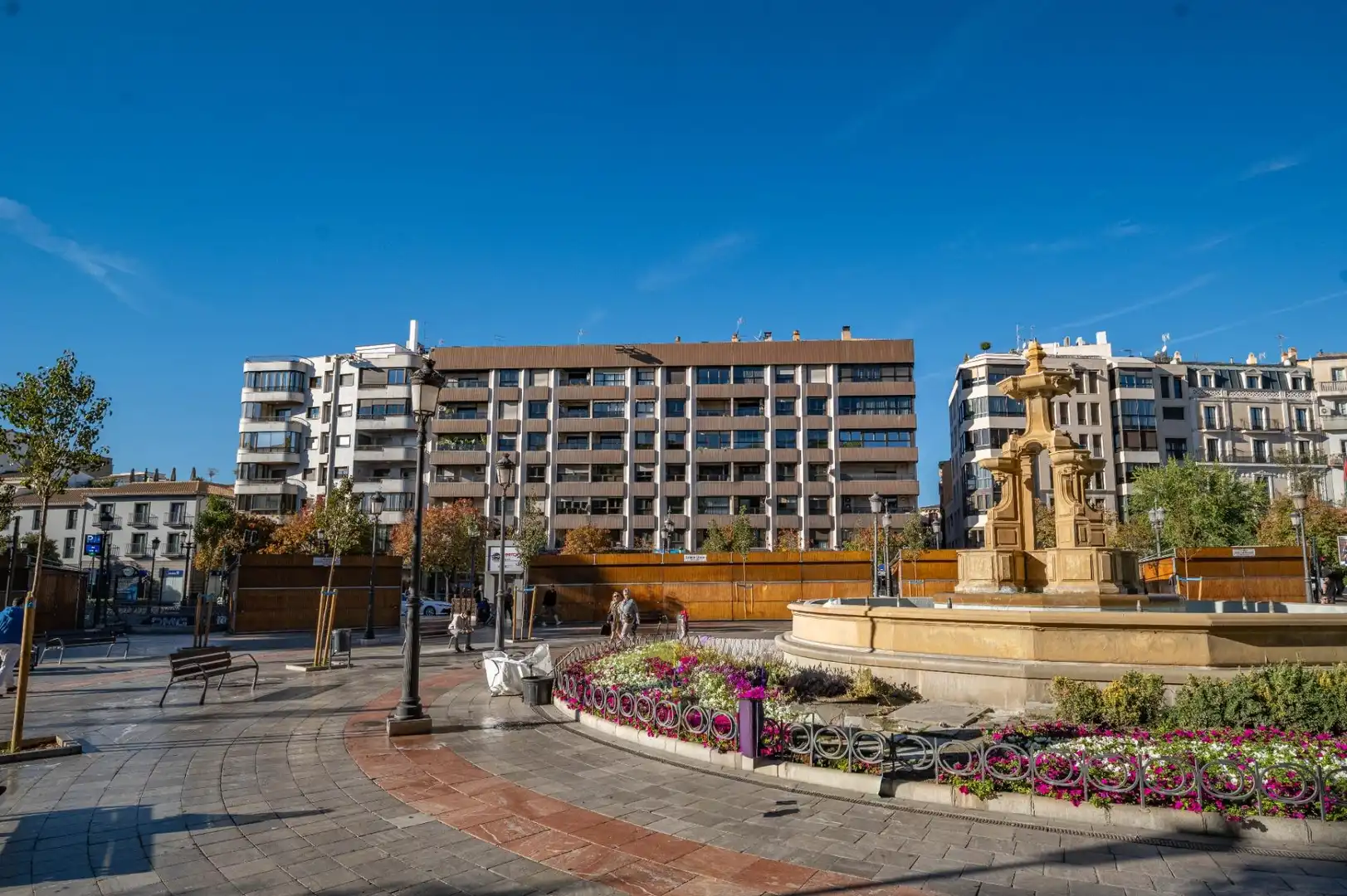 Vista exterior de Piso en venta en Granada con Calefacción, Parquet y Alarma