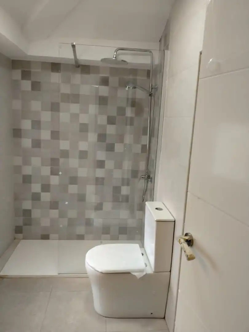 Bany de Casa o xalet en venda en Nogueira de Ramuín amb Jardí privat