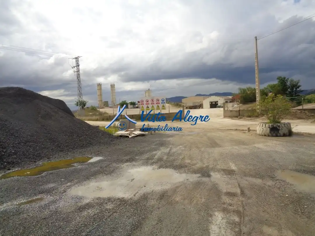 Vista exterior de Nau industrial en venda en Labastida / Bastida