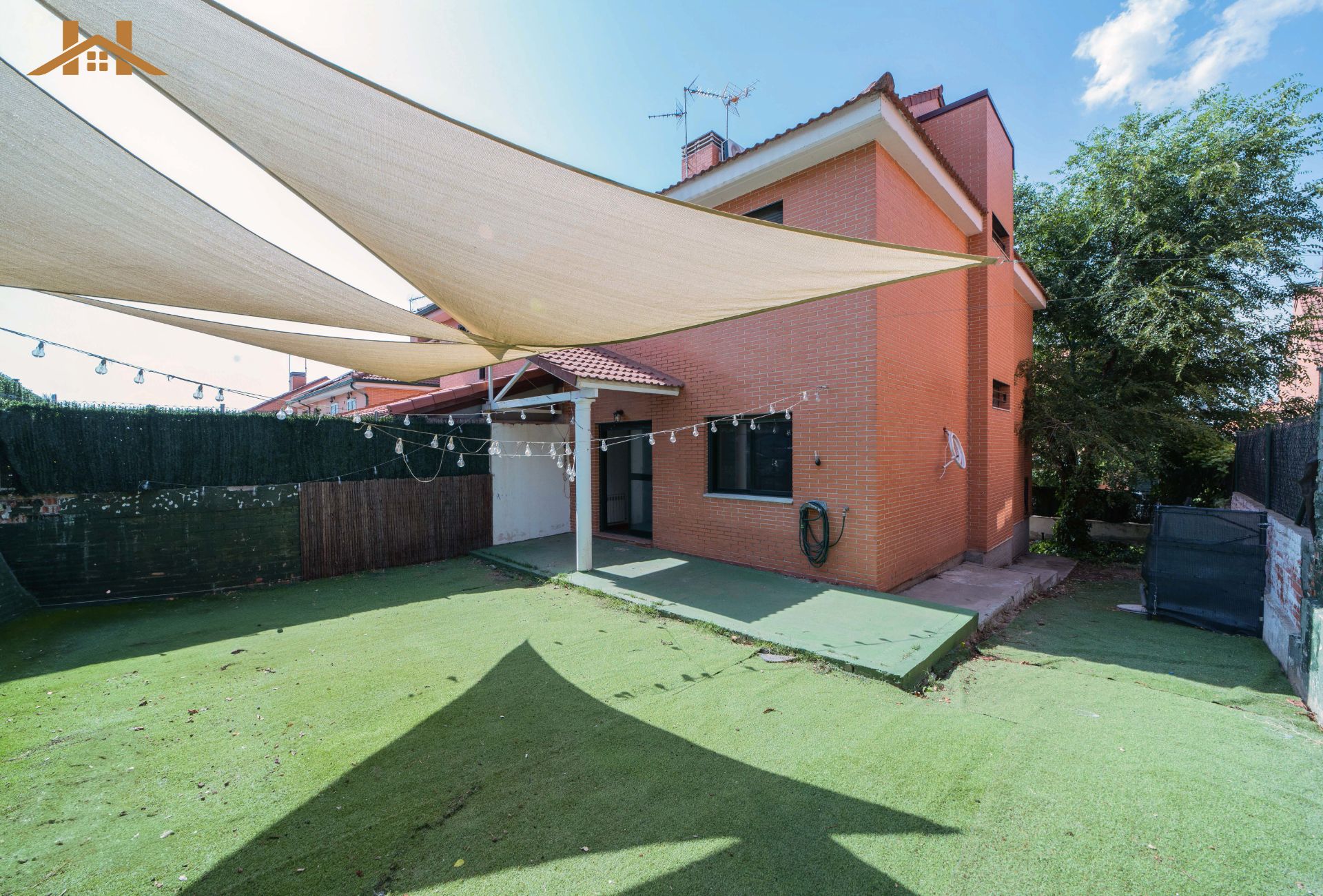 Jardí de Casa o xalet en venda en Móstoles amb Calefacció, Jardí privat i Parquet