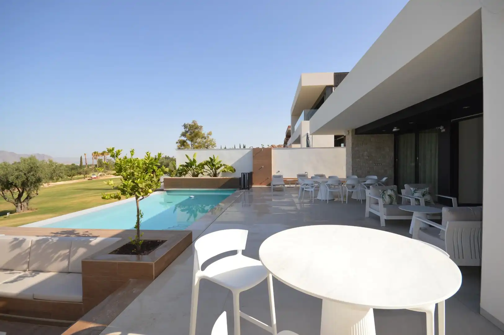 Villa mit Pool zum Verkauf in La Finca Golf Resort