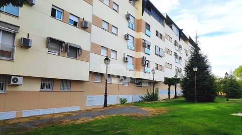 Foto 2 de Piso en venta en Calle Donantes de Sangre, Miralvalle - Av. Virgen del Puerto - La Data, Cáceres