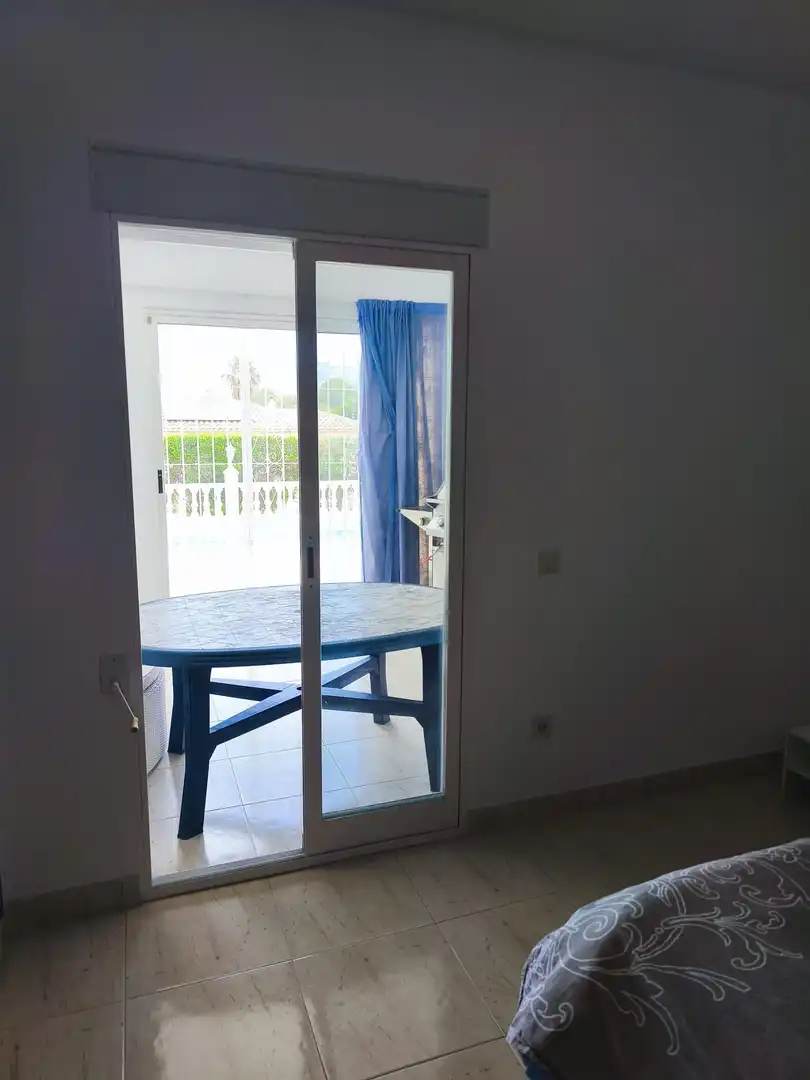 Haus oder Chalet zum Verkauf in L'Alfàs del Pi mit Klimaanlage, Privatgarten und Terrasse