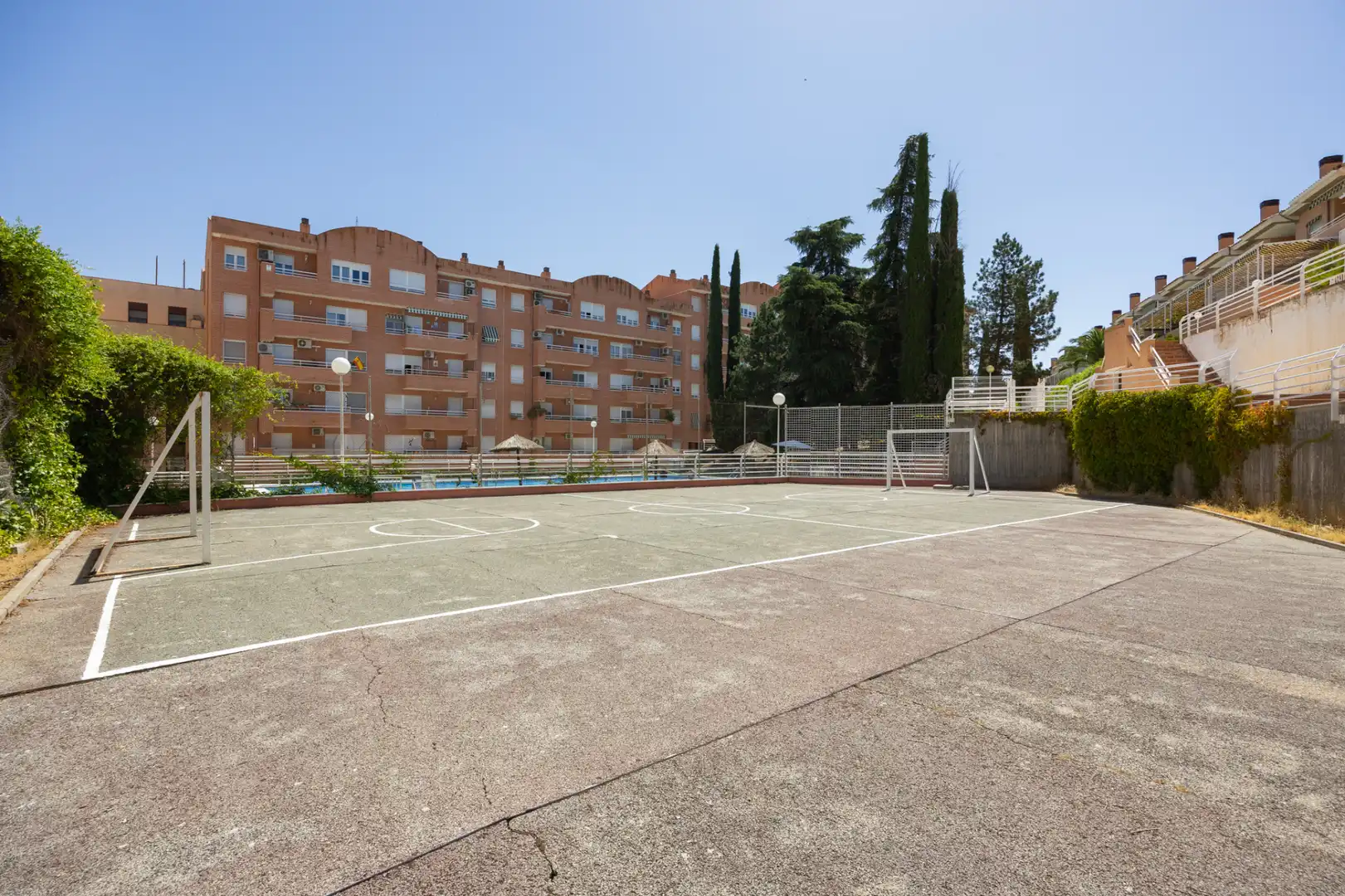 Parking of Houses for sale in Toledo  with Air Conditioner, Heating and Private garden