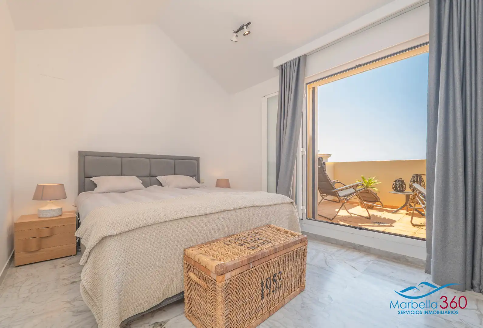 Habitación de Casa adosada en venta en Marbella con Aire acondicionado, Calefacción y Jardín privado