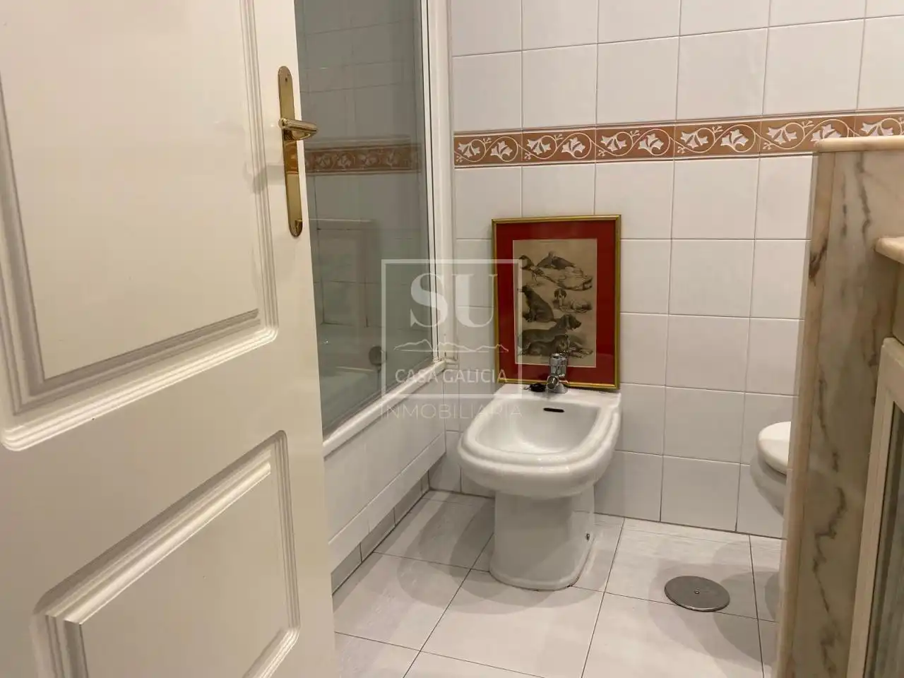 Baño de Piso en venta en Vigo  con Calefacción y Trastero