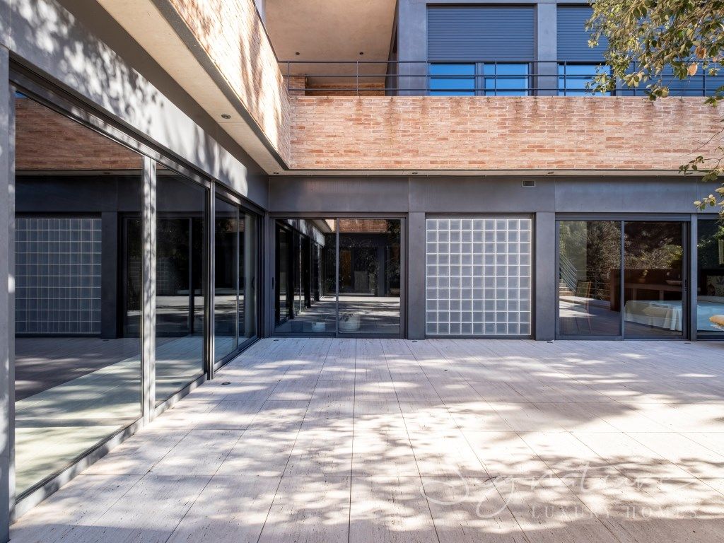 Vista exterior de Casa o xalet en venda en Sant Cugat del Vallès amb Aire condicionat, Calefacció i Terrassa