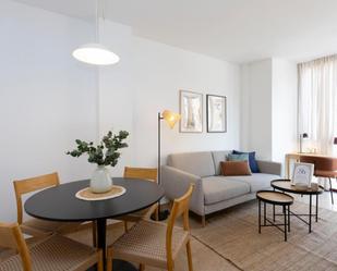 Sala d'estar de Apartament de lloguer en  Barcelona Capital amb Moblat, Forn i Rentadora