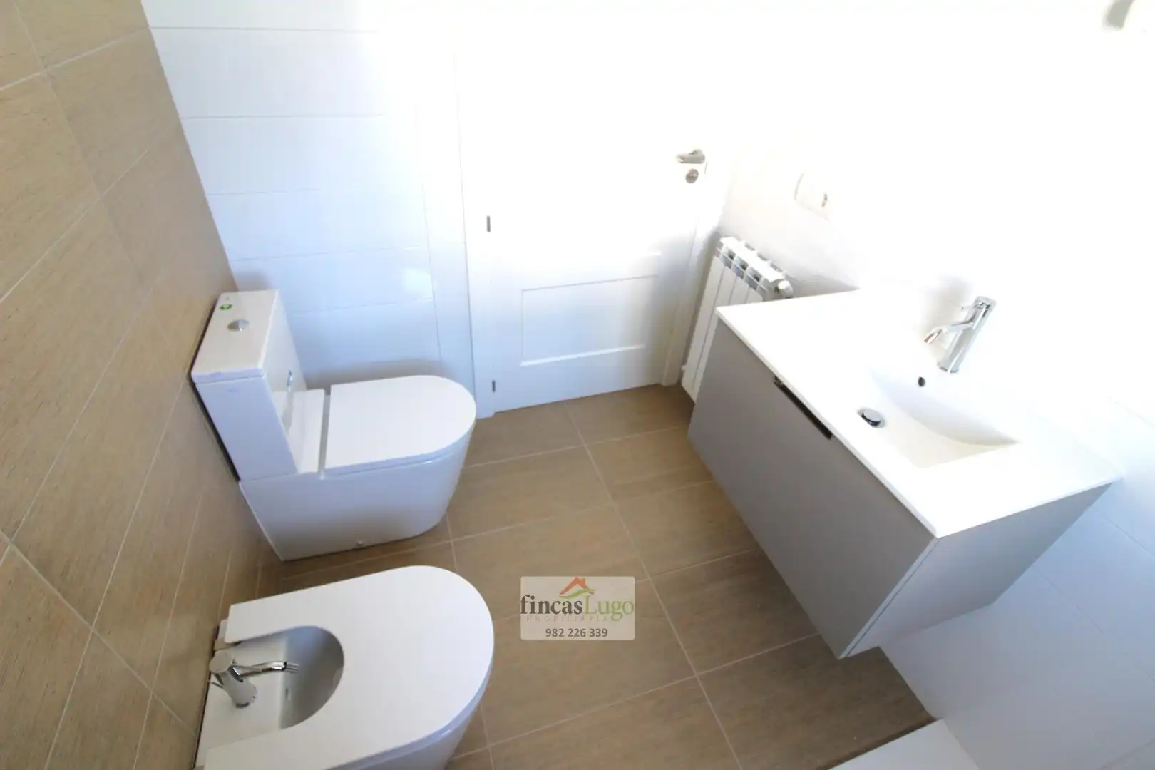 Baño de Casa o chalet en venta en Lugo con Calefacción, Jardín privado y Terraza