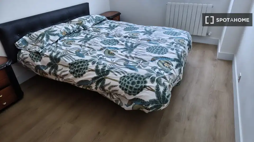Bedroom of Flat for share in Bilbao   with Air Conditioner, Terrace and Furnished