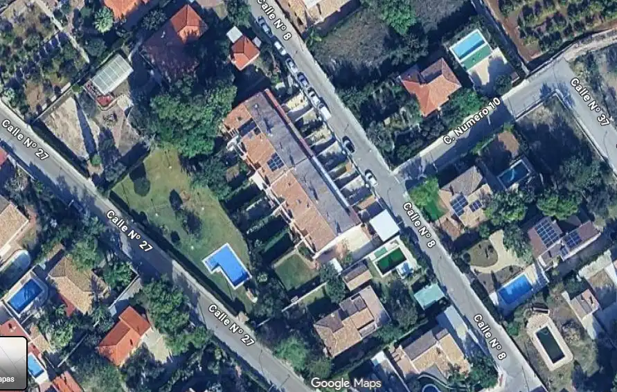Vista exterior de Casa adosada en venta en La Pobla de Vallbona con Terraza y Piscina comunitaria