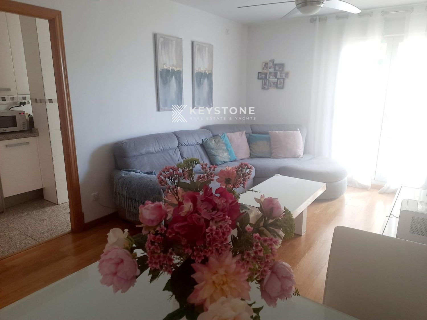 Sala de estar de Piso de alquiler en  Palma de Mallorca con Aire acondicionado, Terraza y Piscina