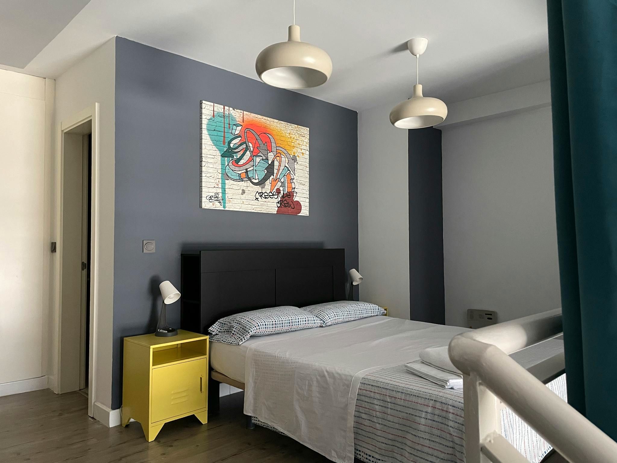 Dormitori de Pis de lloguer en  Madrid Capital amb Aire condicionat, Calefacció i Moblat