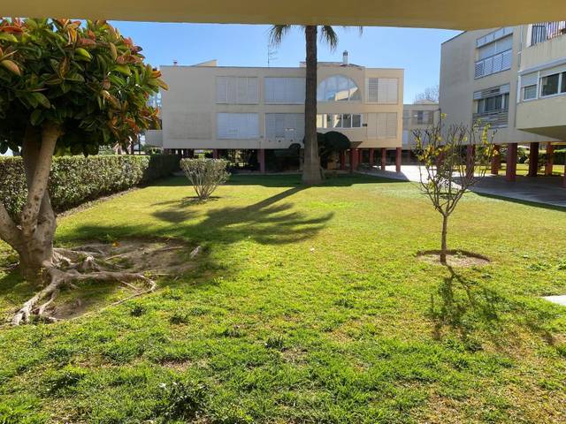 Piso en Venta en Calle Fuente de la Reina en Guadalmar