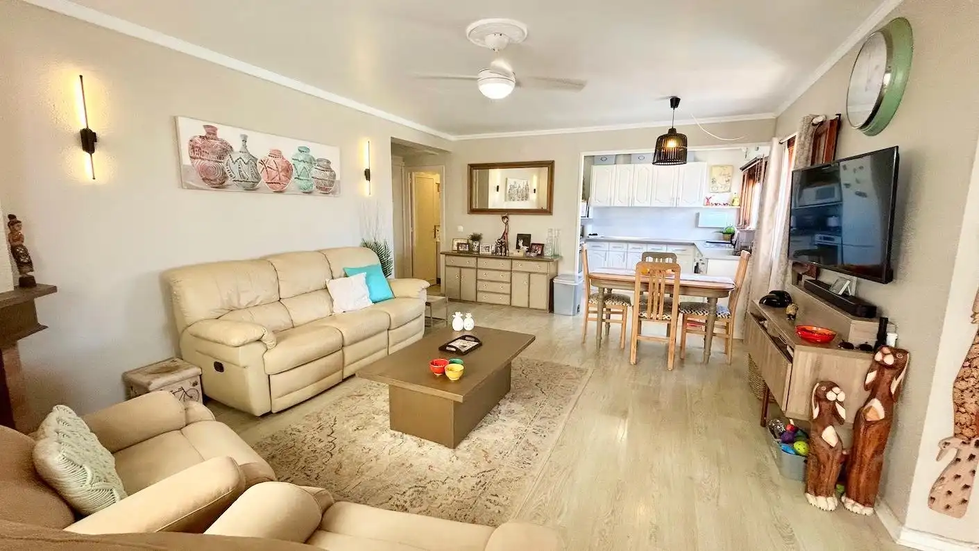 Sala de estar de Piso en venta en Benalmádena con Calefacción, Jardín privado y Terraza