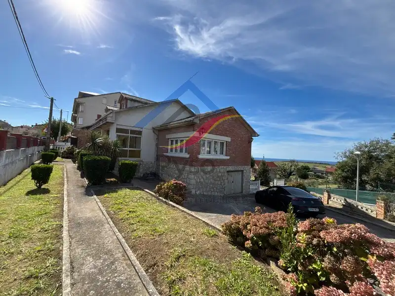 Vista exterior de Casa o xalet en venda en Piélagos amb Calefacció, Jardí privat i Parquet