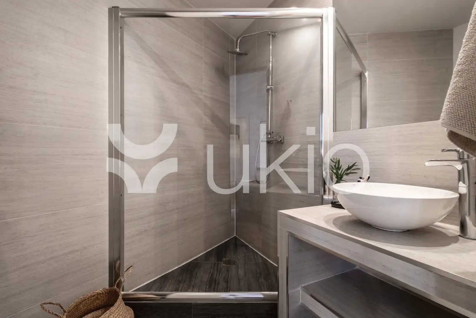 Baño de Apartamento de alquiler en Madrid con Aire acondicionado, Calefacción y Amueblado