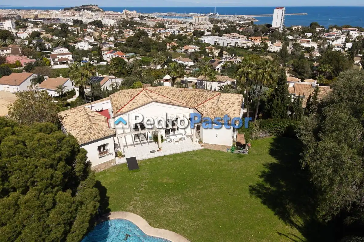 Detached house with pool for sale in El Montgó, imagen 2