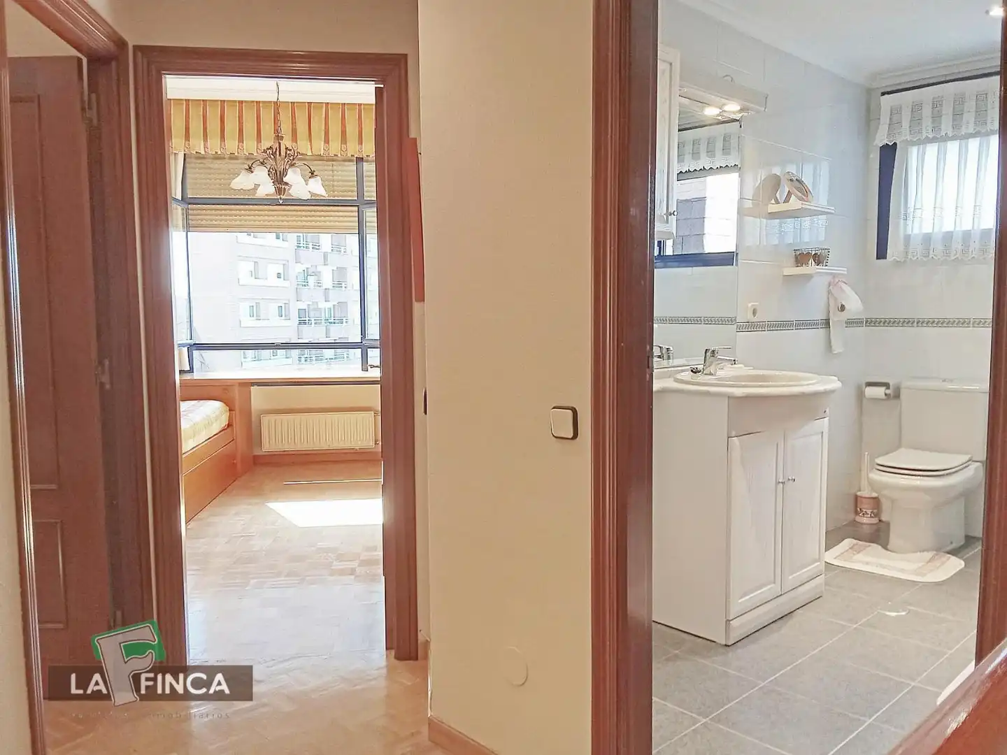 Habitación de Dúplex en venta en Oviedo  con Calefacción, Parquet y Trastero