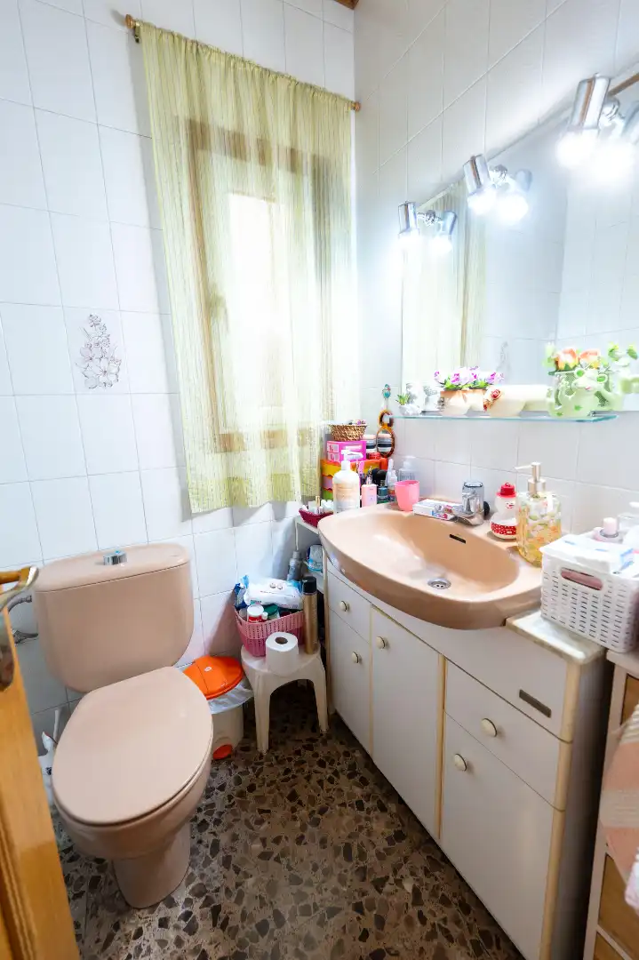 Baño de Casa adosada en venta en Vilanova del Camí con Aire acondicionado, Calefacción y Terraza