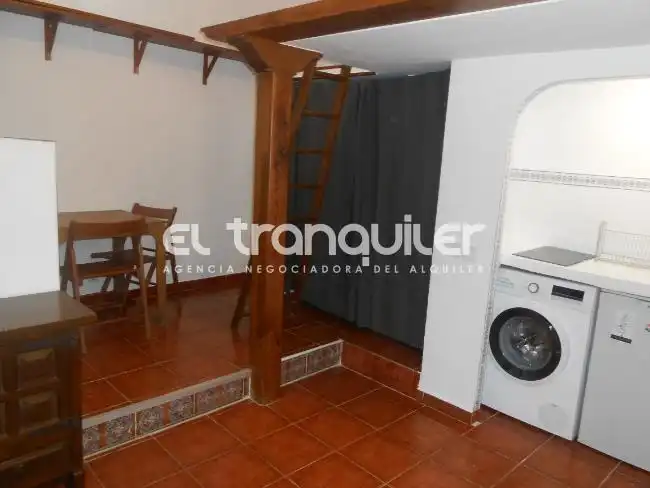 Cocina de Estudio de alquiler en Madrid con Lavadora