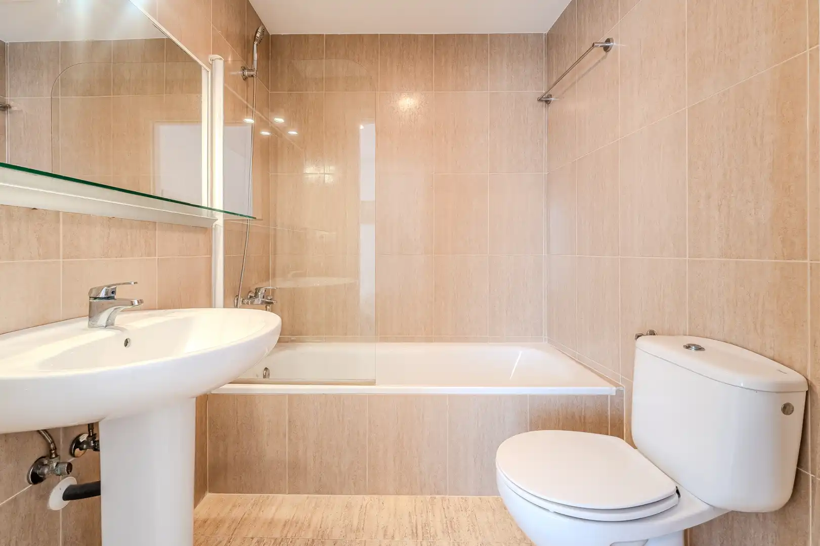 Baño de Casa o chalet en venta en L'Ametlla de Mar  con Aire acondicionado, Calefacción y Jardín privado
