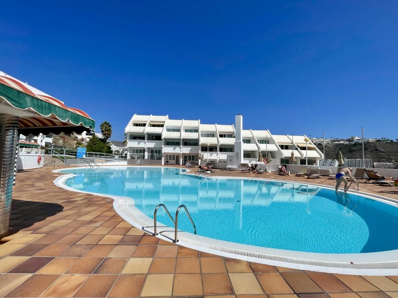 Schwimmbecken von Wohnung zum Verkauf in Mogán mit Klimaanlage, Terrasse und Möbliert