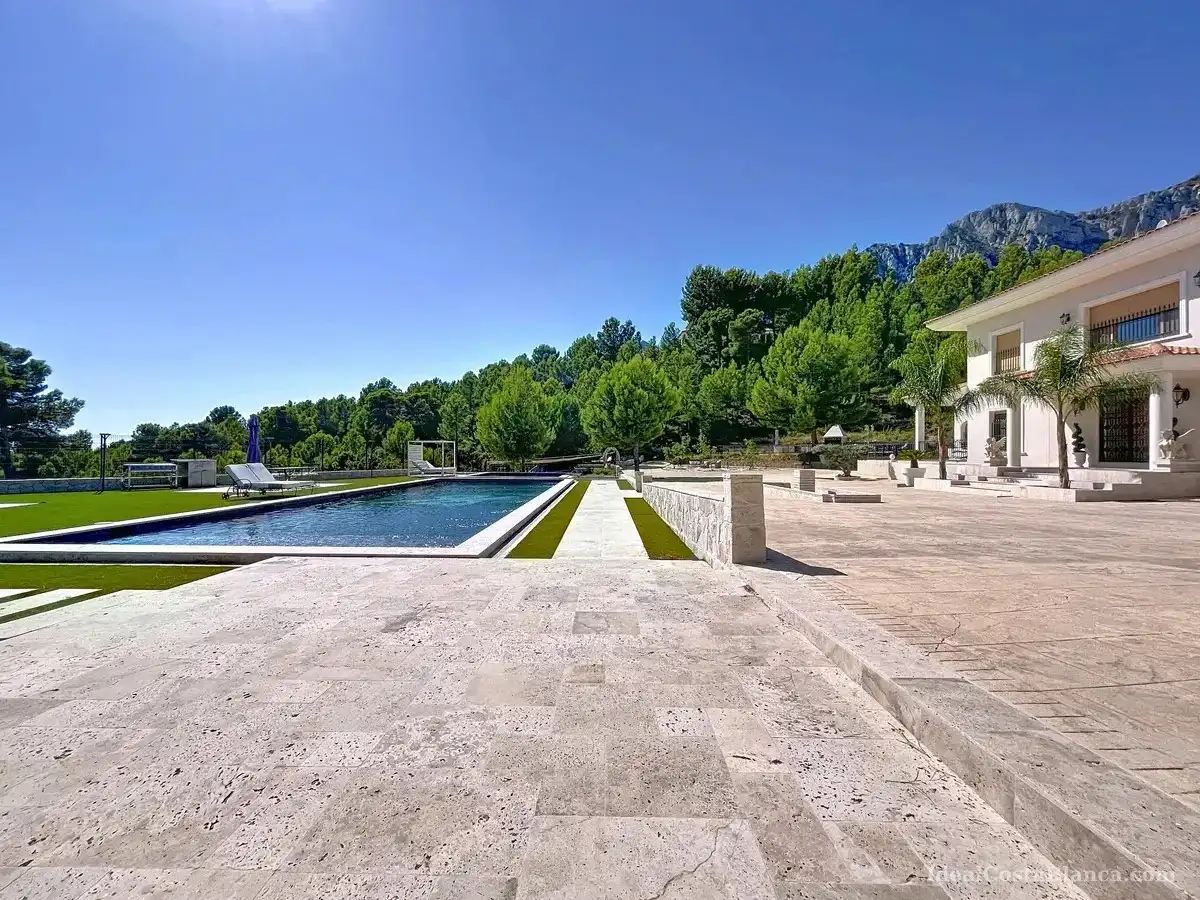Detached house with balcony for sale in El Castell de Guadalest, imagen 16