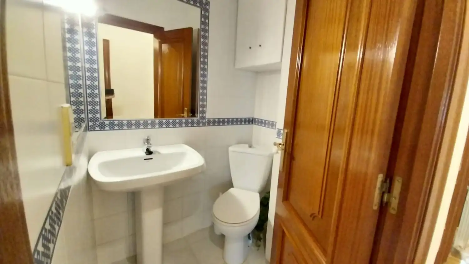 Baño de Piso de alquiler en Jaén con Aire acondicionado, Calefacción y Parquet