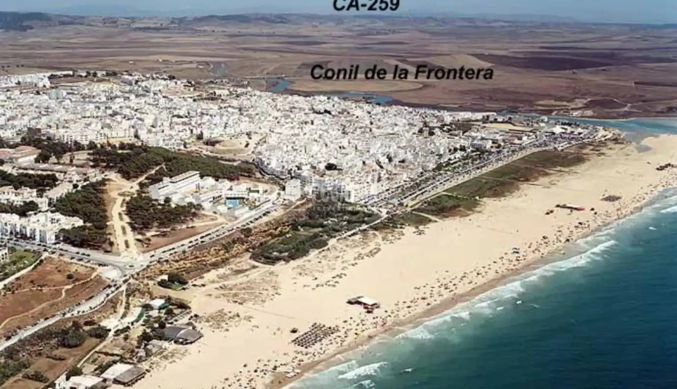 Vista exterior de Pis en venda en Conil de la Frontera amb Aire condicionat, Calefacció i Traster