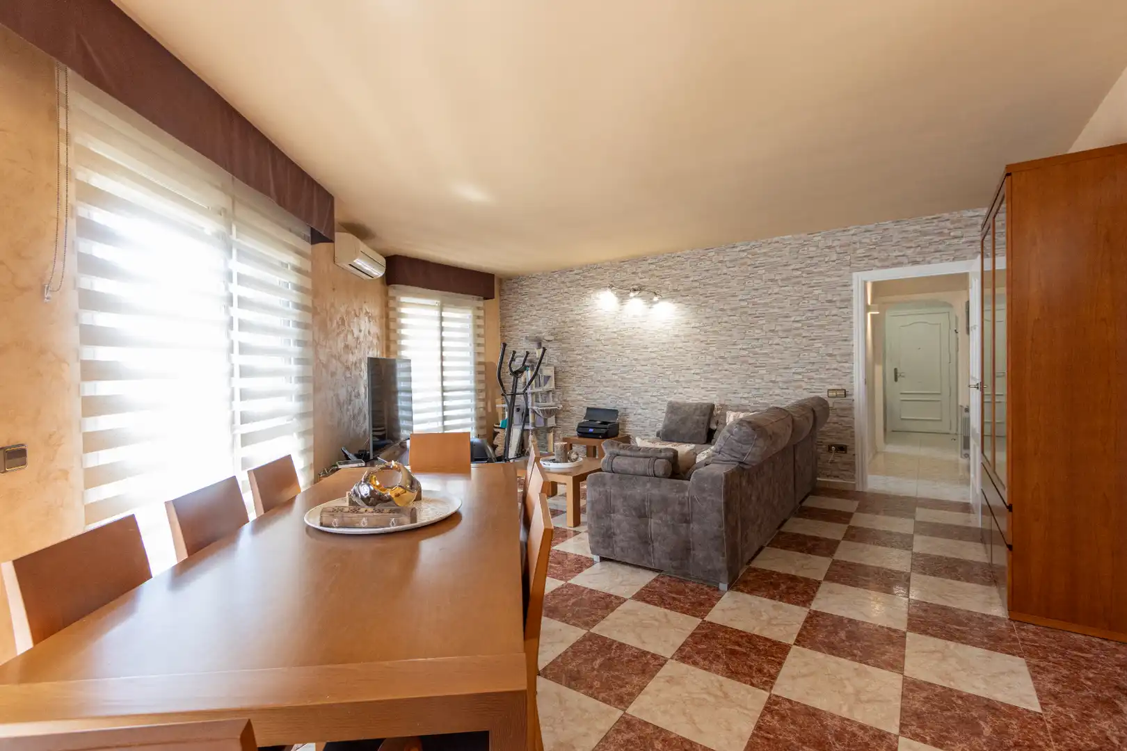 Living room of Flat for sale in Sant Boi de Llobregat  with Air Conditioner, Heating and Terrace
