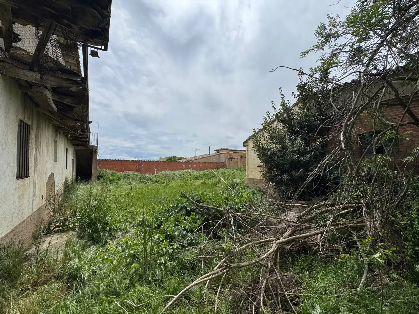 Finca rústica en venda en Pedrosa del Rey amb Jardí privat, Parquet i Traster