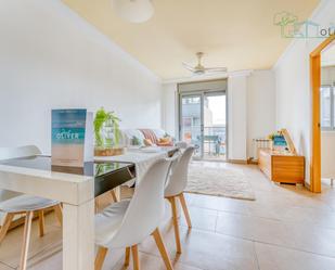 Sala d'estar de Àtic en venda en Cambrils amb Calefacció, Terrassa i Moblat