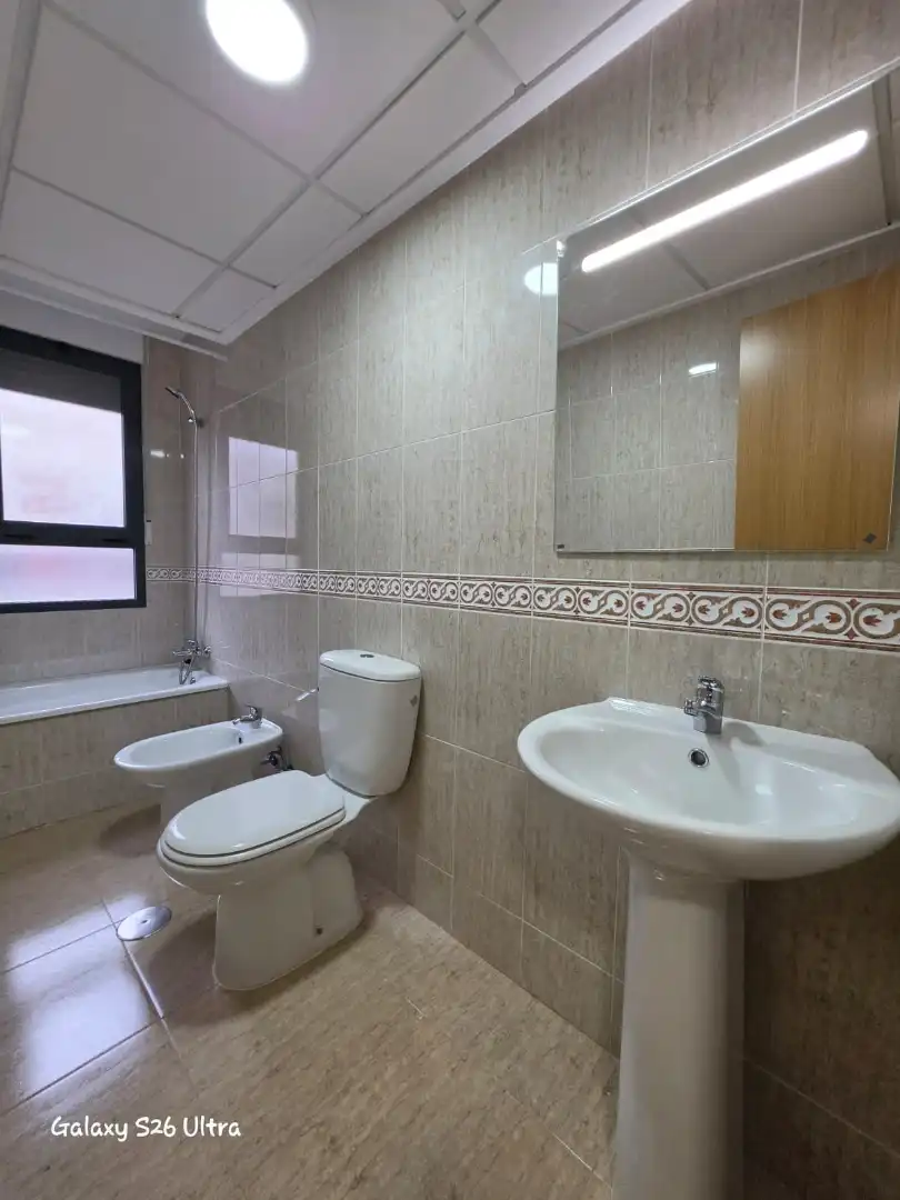 Badezimmer von Wohnung zur Miete in Albatera mit Klimaanlage, Abstellraum und Möbliert
