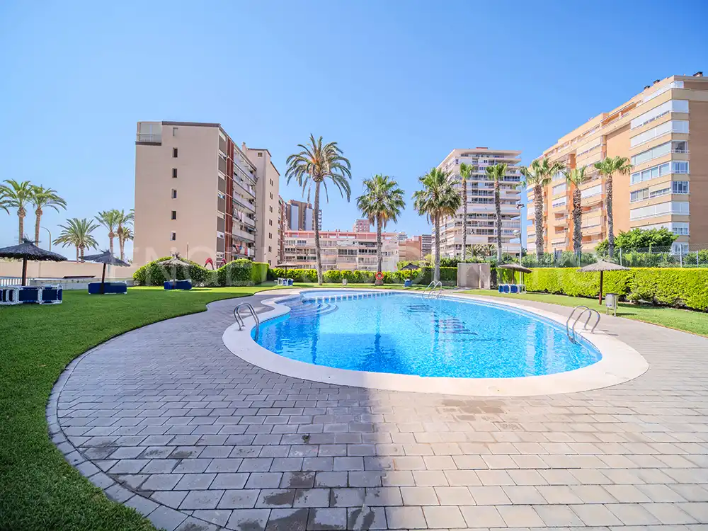 Piscina de Piso en venta en Alicante / Alacant con Aire acondicionado, Calefacción y Terraza