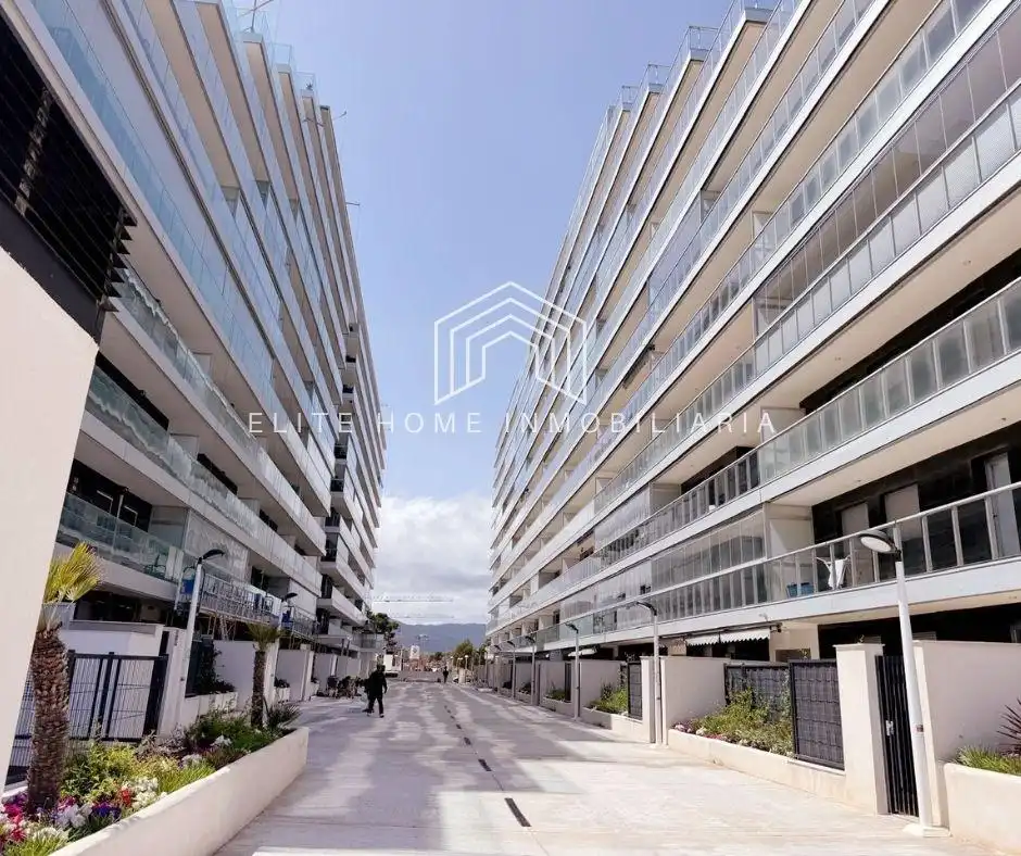 Vista exterior de Apartamento de alquiler en Cabanes con Aire acondicionado, Terraza y Piscina comunitaria