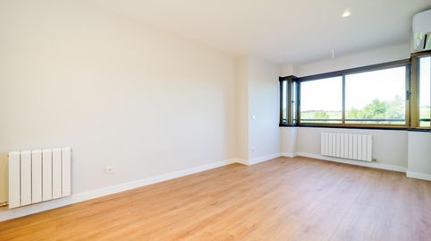 Foto 2 de Piso de alquiler en Peñagrande, Madrid Capital