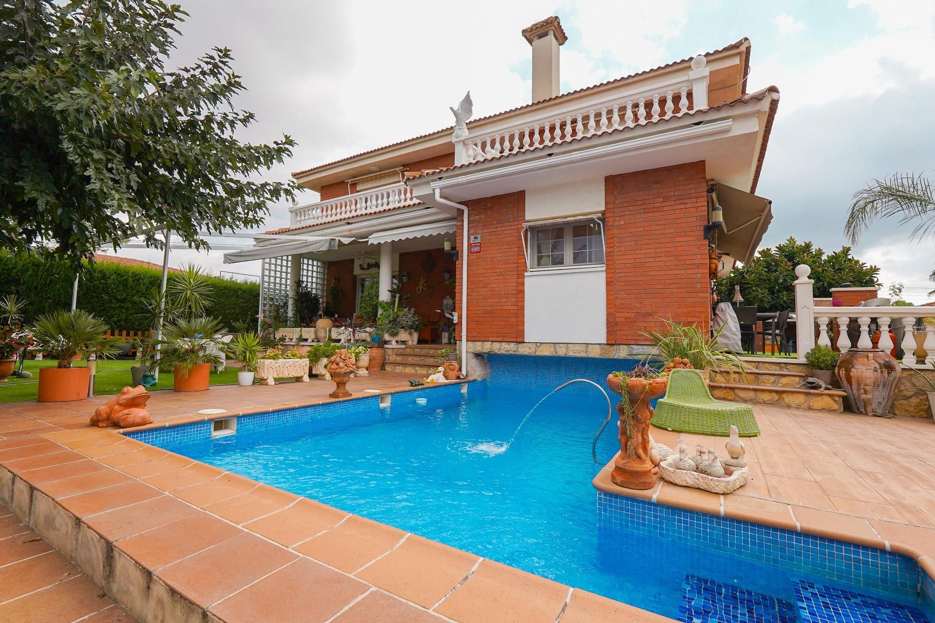 Swimming pool of House or chalet for sale in Mont-roig del Camp  with Air Conditioner, Heating and Private garden
