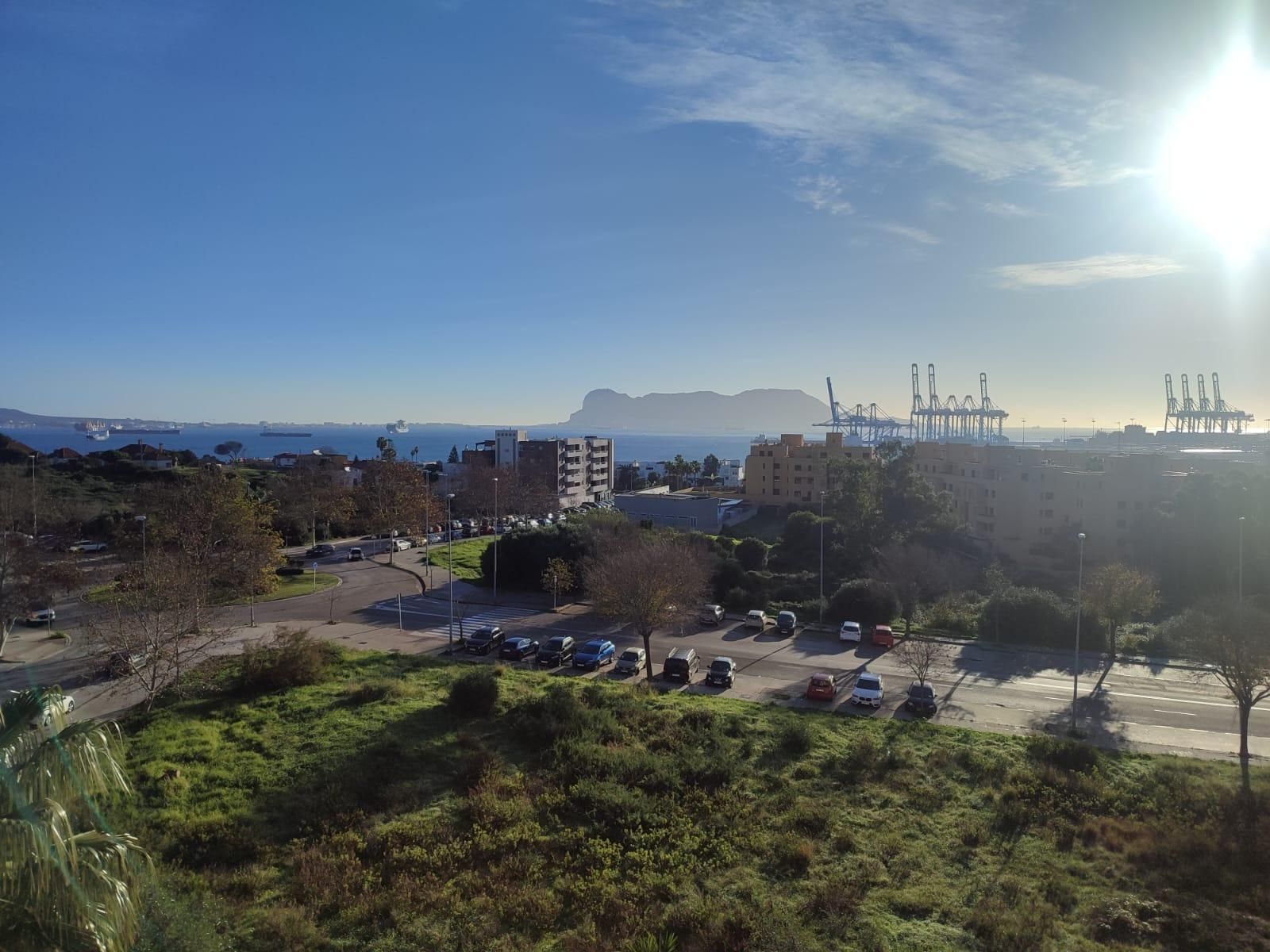 Exterior view of Flat for sale in Algeciras  with Terrace and Storage room