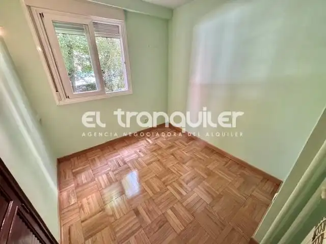 Schlafzimmer von Wohnung zur Miete in Móstoles mit Klimaanlage, Parkett und Terrasse