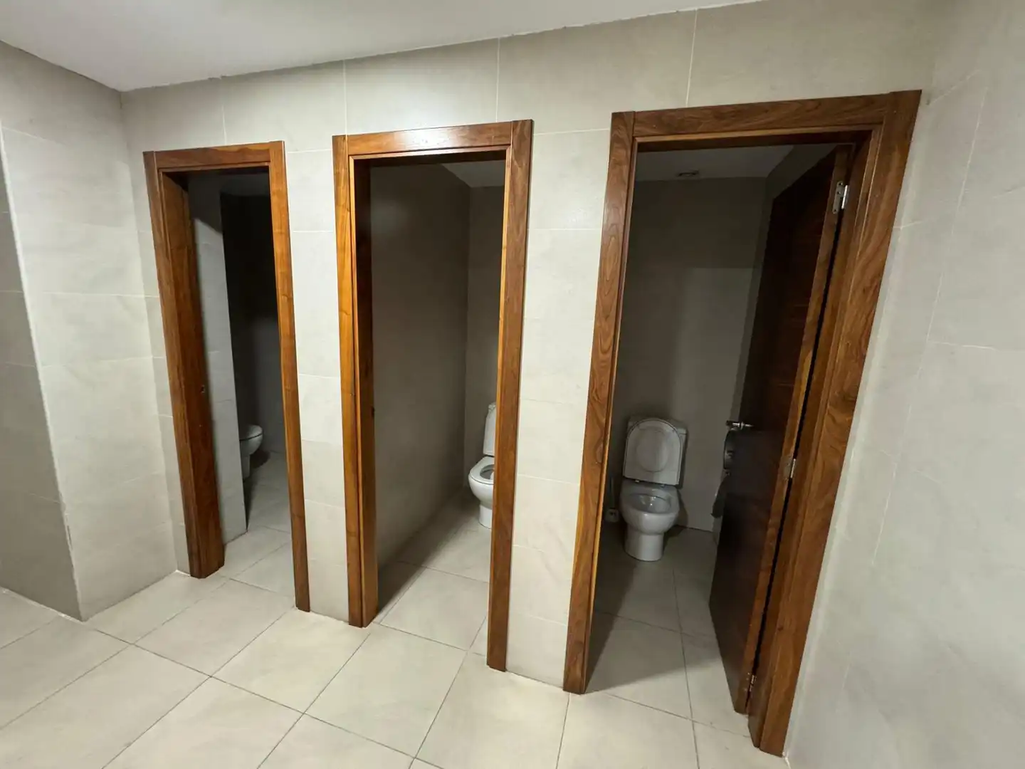 Bany de Local en venda en Valencia amb Aire condicionat