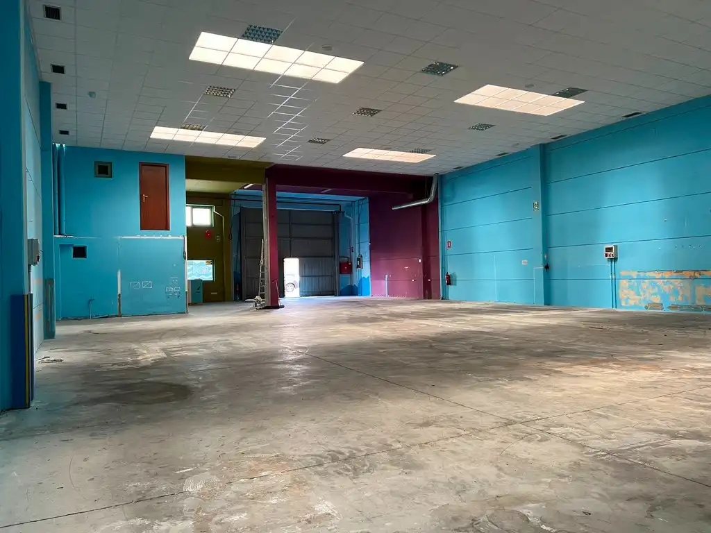 Nau industrial de lloguer en Oroso amb Calefacció