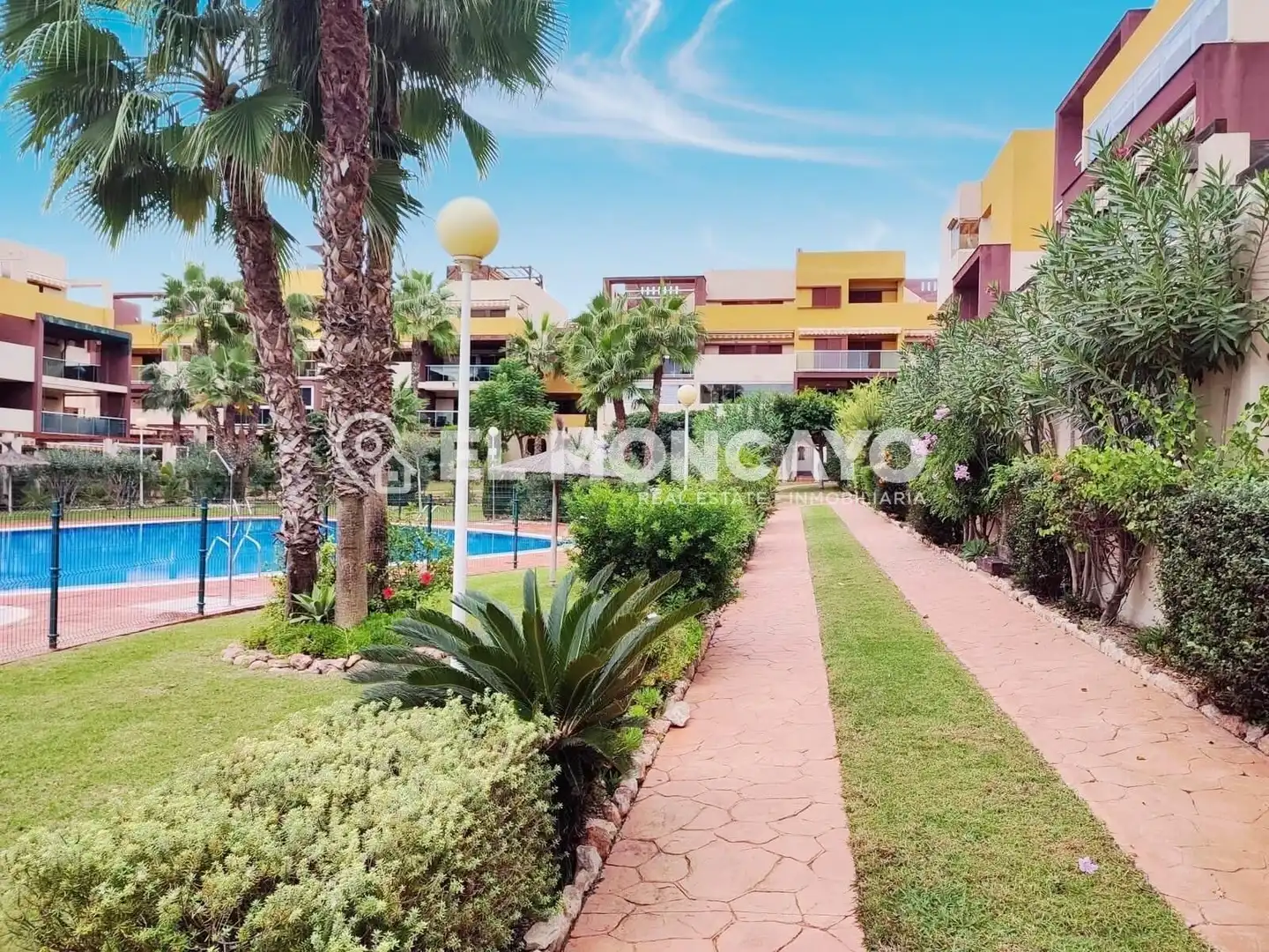 Vista exterior de Apartament en venda en Orihuela amb Aire condicionat, Calefacció i Jardí privat